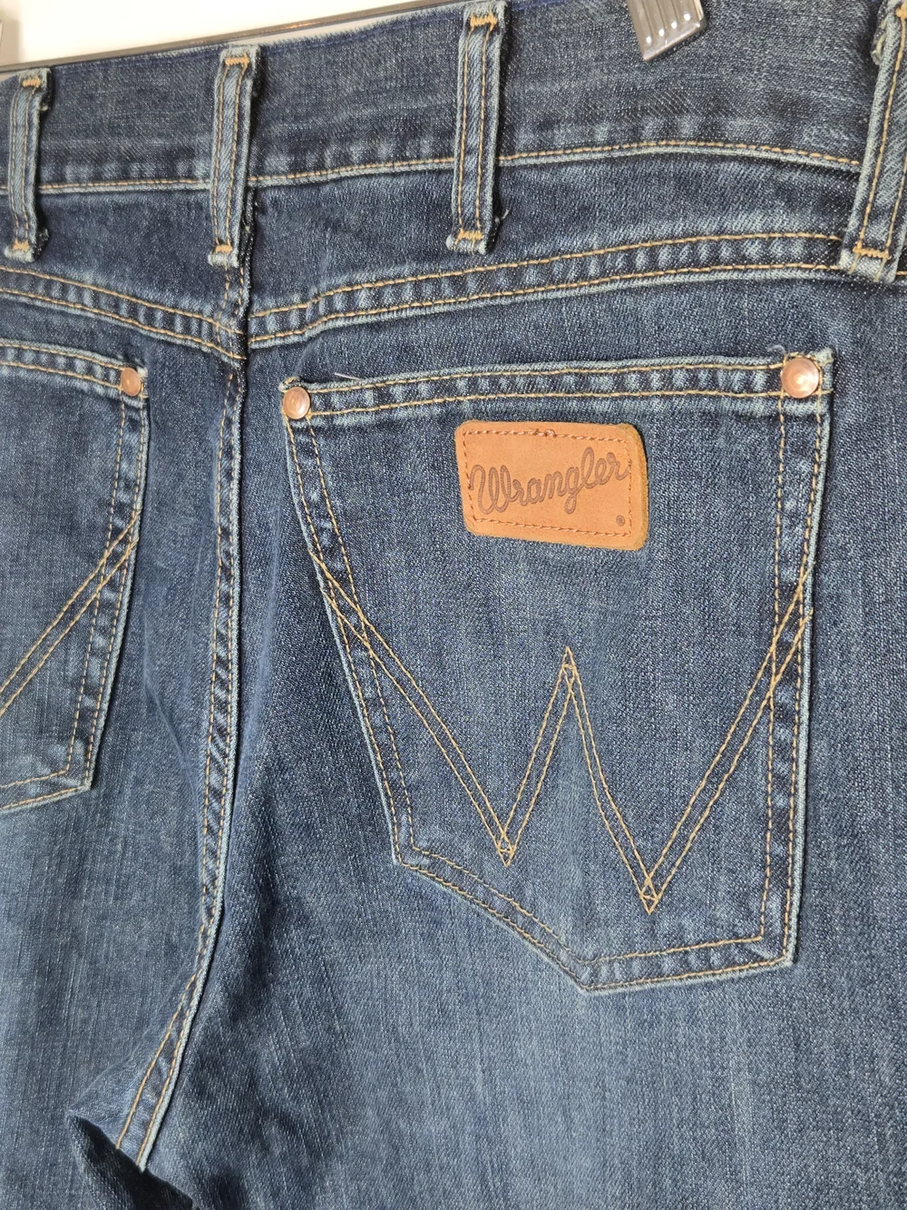 Wrangler Retro Slim Bootcut Men's Blue Denim Jeans Size 32x34 Medium Dark Wash